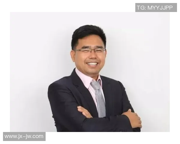 专访篮球教练黄伟:探寻成功背后的秘诀与心路历程 专访篮球教练黄伟:探寻成功背后的秘诀与心路历程