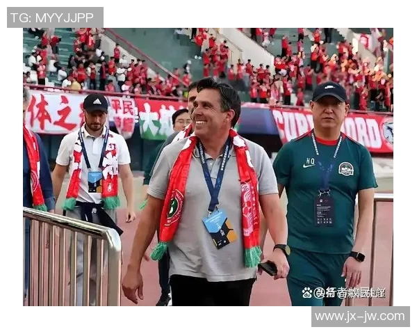 成都足球队个人能力引发热议球迷对球员表现的不同看法分析