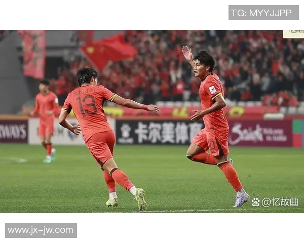 广州足球队实力变革引发热议球迷期待新篇章的崛起与挑战 广州足球队实力变革引发热议球迷期待新篇章的崛起与挑战